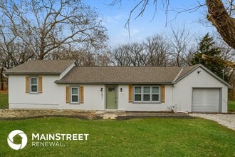 Building Photo - 7411 NW Oak Dr