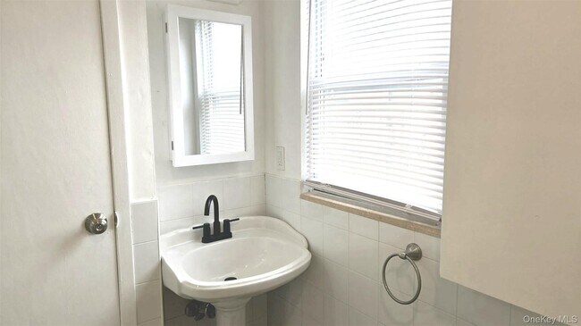 Foto del edificio - 137-22 242nd St