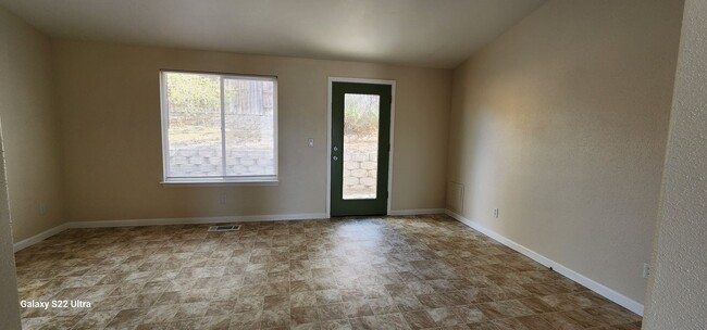 Foto del edificio - 4 Bd / 2 Bath Home for Rent in FERNLEY.