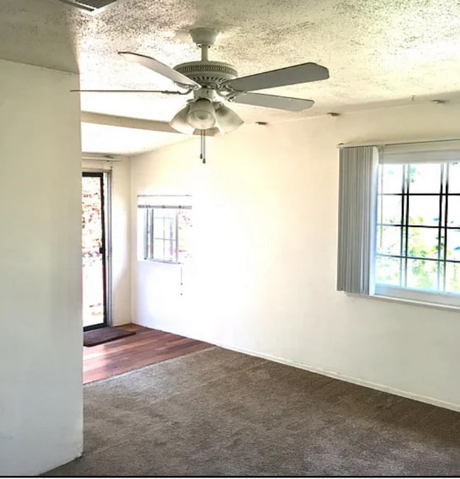 Building Photo - 4640 Clairemont Dr