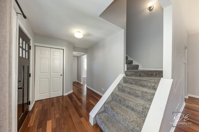 Building Photo - 350 Pearson Cir