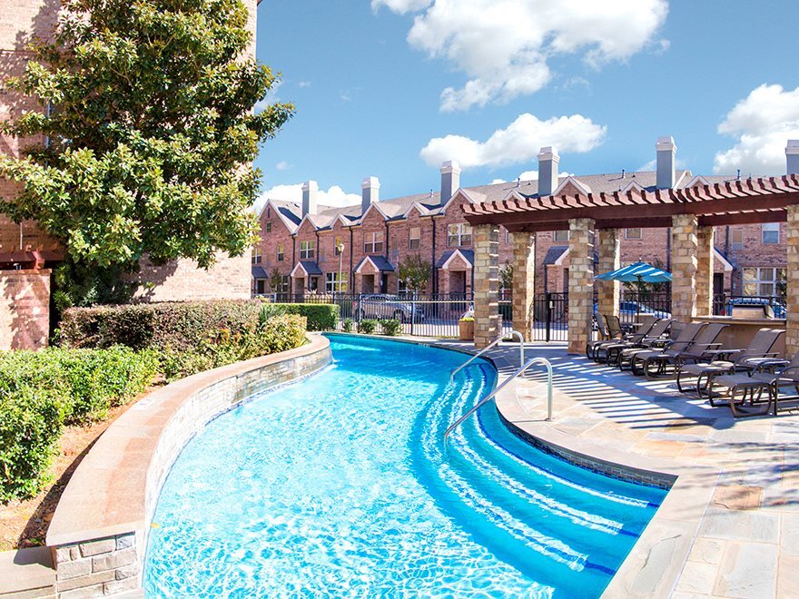 Primary Photo - High and dry in Highland Park, 1BR