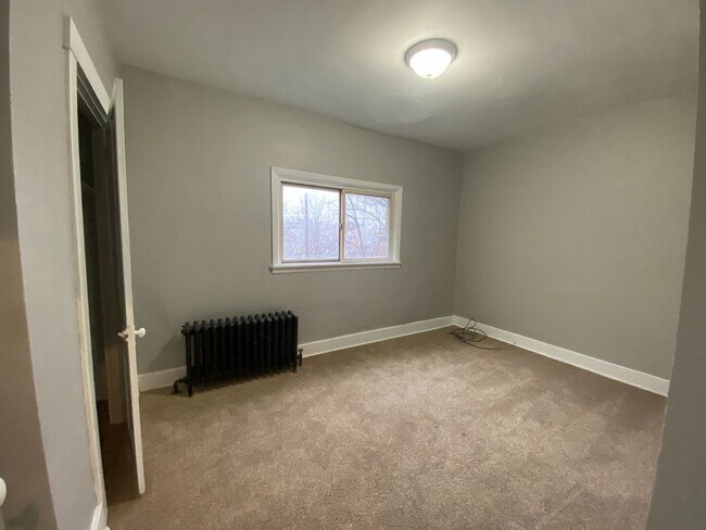 Foto del edificio - NEWLY RENOVATED 3 BEDROOM IN THE HEART OF ...