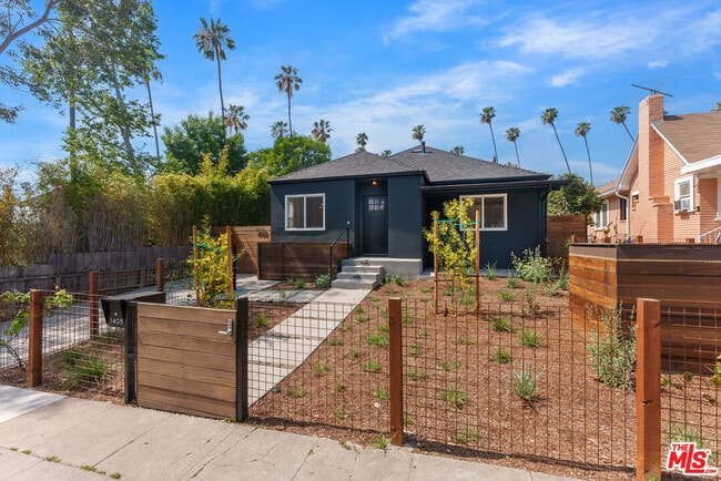 Foto del edificio - 1405 N Coronado St