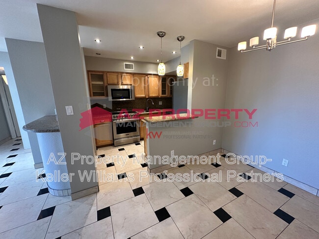 Photo - 4410 N Longview Ave Apartment