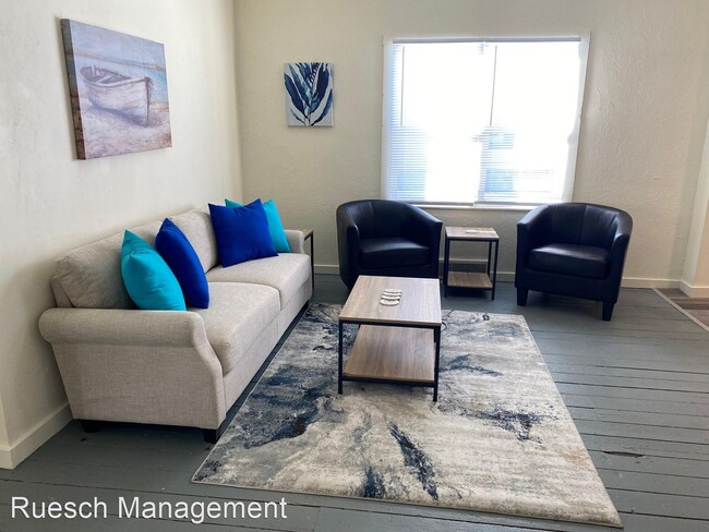 Foto del edificio - 3 br, 1 bath House - 627 3rd St