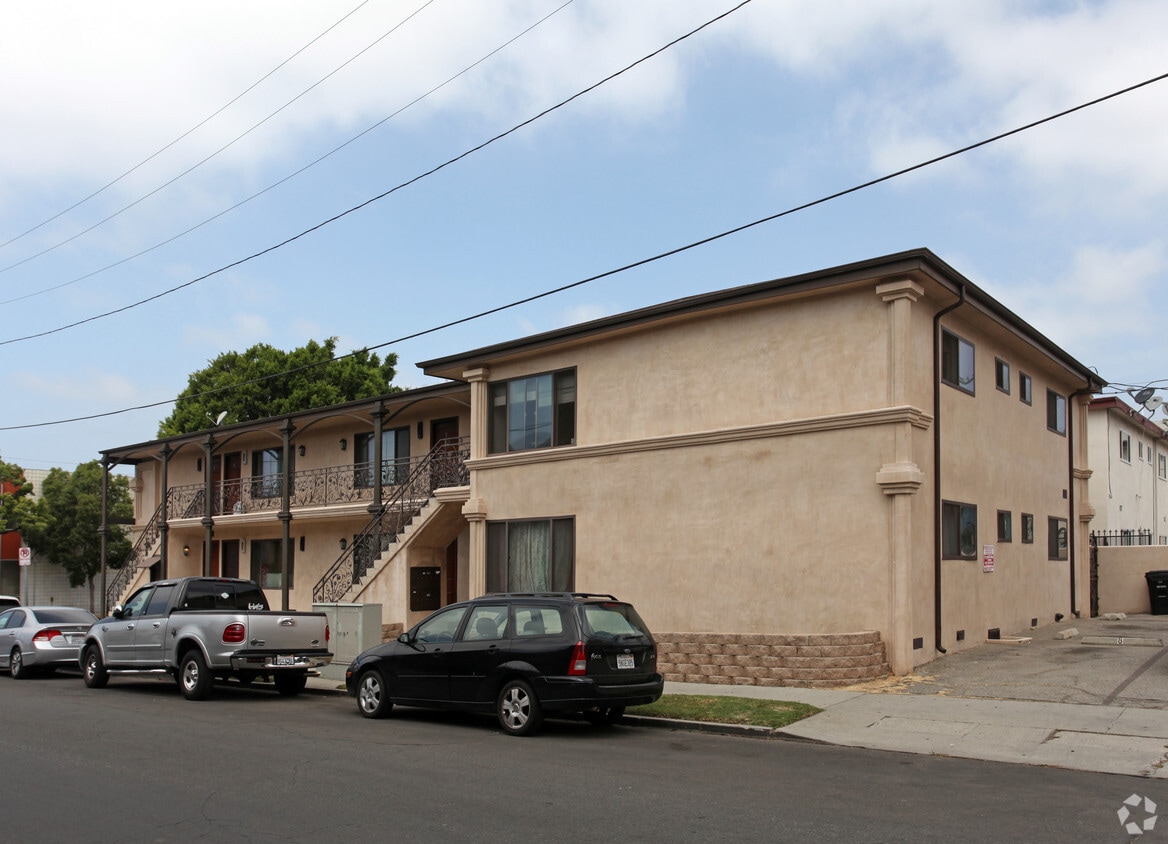 Building Photo - 11633 Idaho Ave