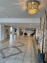 Building Photo - 2821 N Miami Beach Blvd