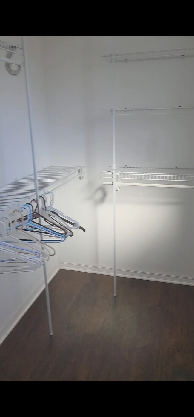 Building Photo - 122 Sugar Creek Rd