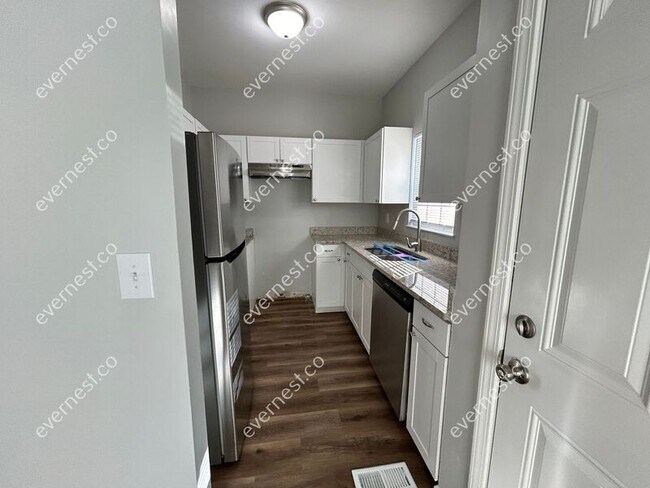 Foto del edificio - 945 N Grand Ave NW