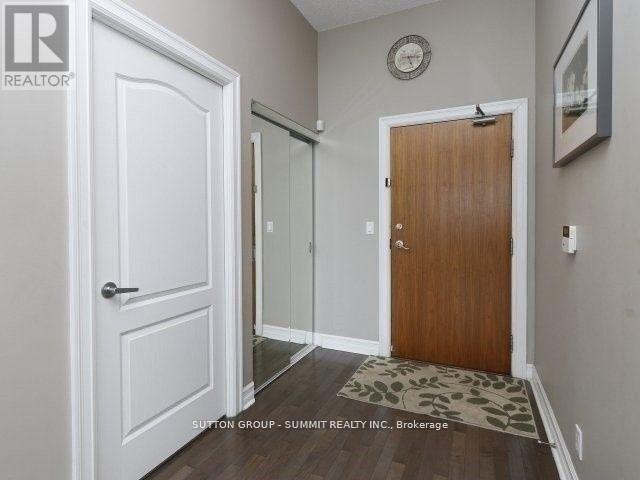 Building Photo - 33 Elm Dr W