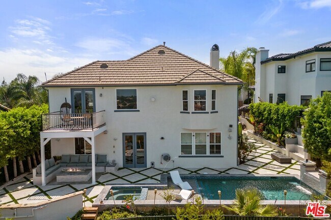 Foto del edificio - 21615 Medina Estates Dr