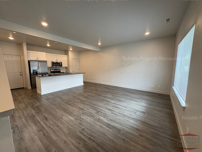 Foto del edificio - 140 S Emery Ln