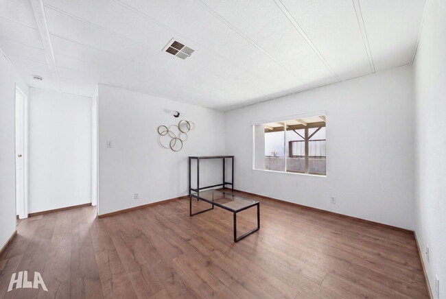 Building Photo - 10584 E Amber Dr