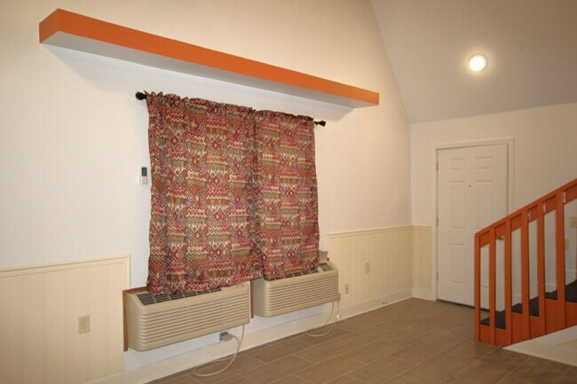 Foto del edificio - 2BR Home Near UWF, Davis Hwy & 9 Mile Rd –...