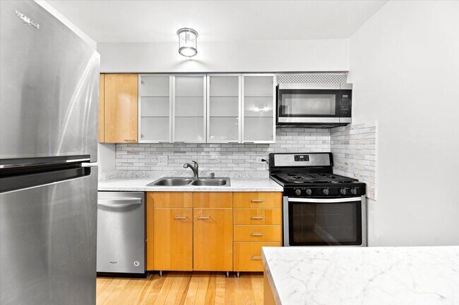 Foto del edificio - 5300 Carriage Way Dr