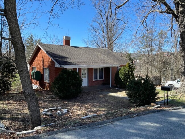 Building Photo - 150 Windy Drive