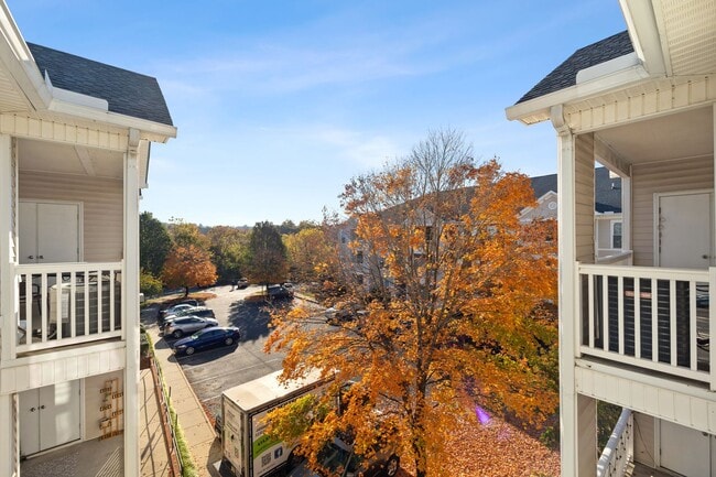 Building Photo - 270 Riverbend Dr
