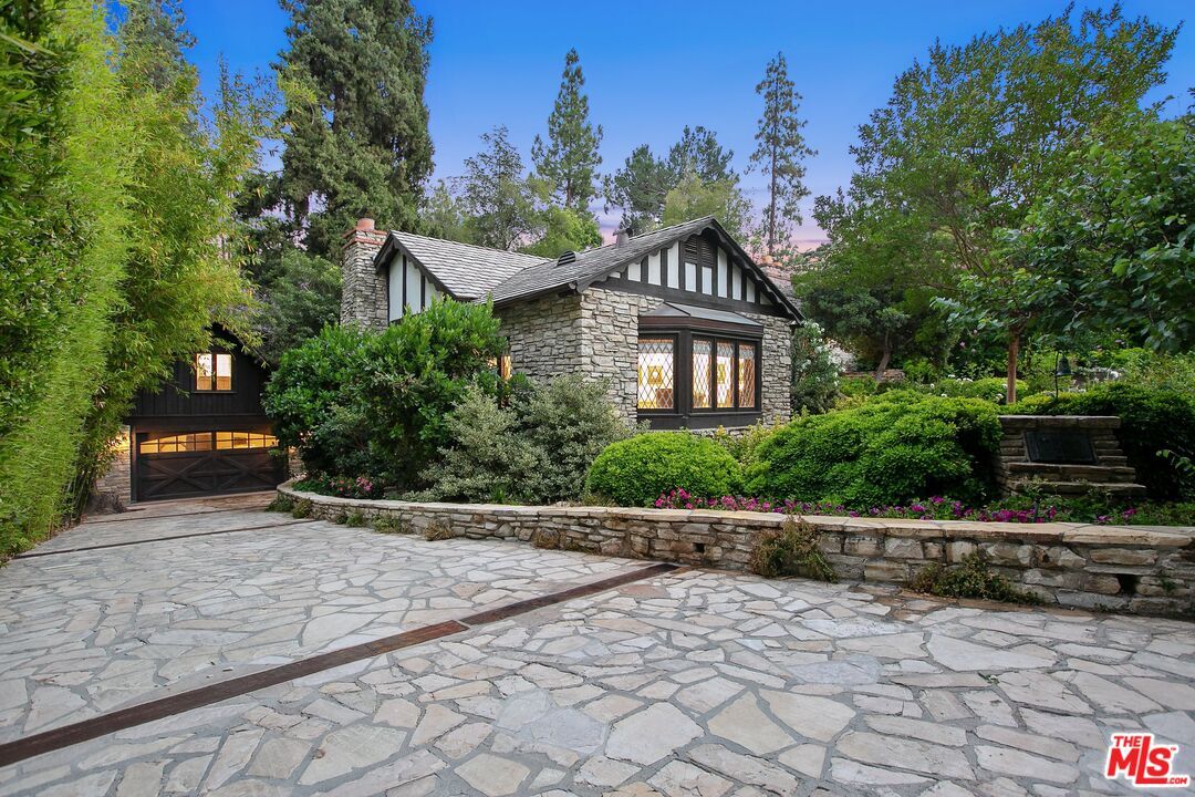 Foto principal - 4880 Queen Florence Ln