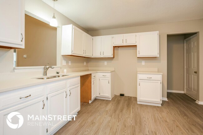 Foto del edificio - 7140 Karst Ct