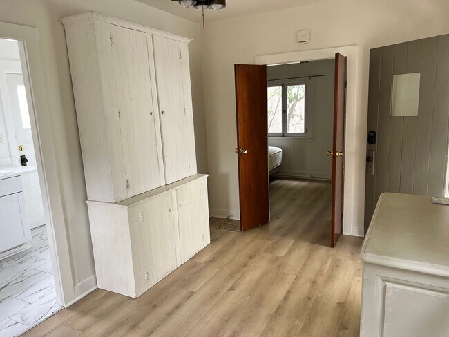 Foto del edificio - Downtown One Bedroom