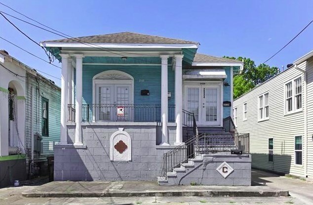 Front of House. Entrance is upstairs on right - 2534 St Philip St