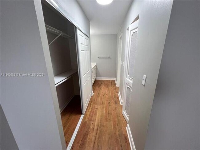 Foto del edificio - 1666 West Ave