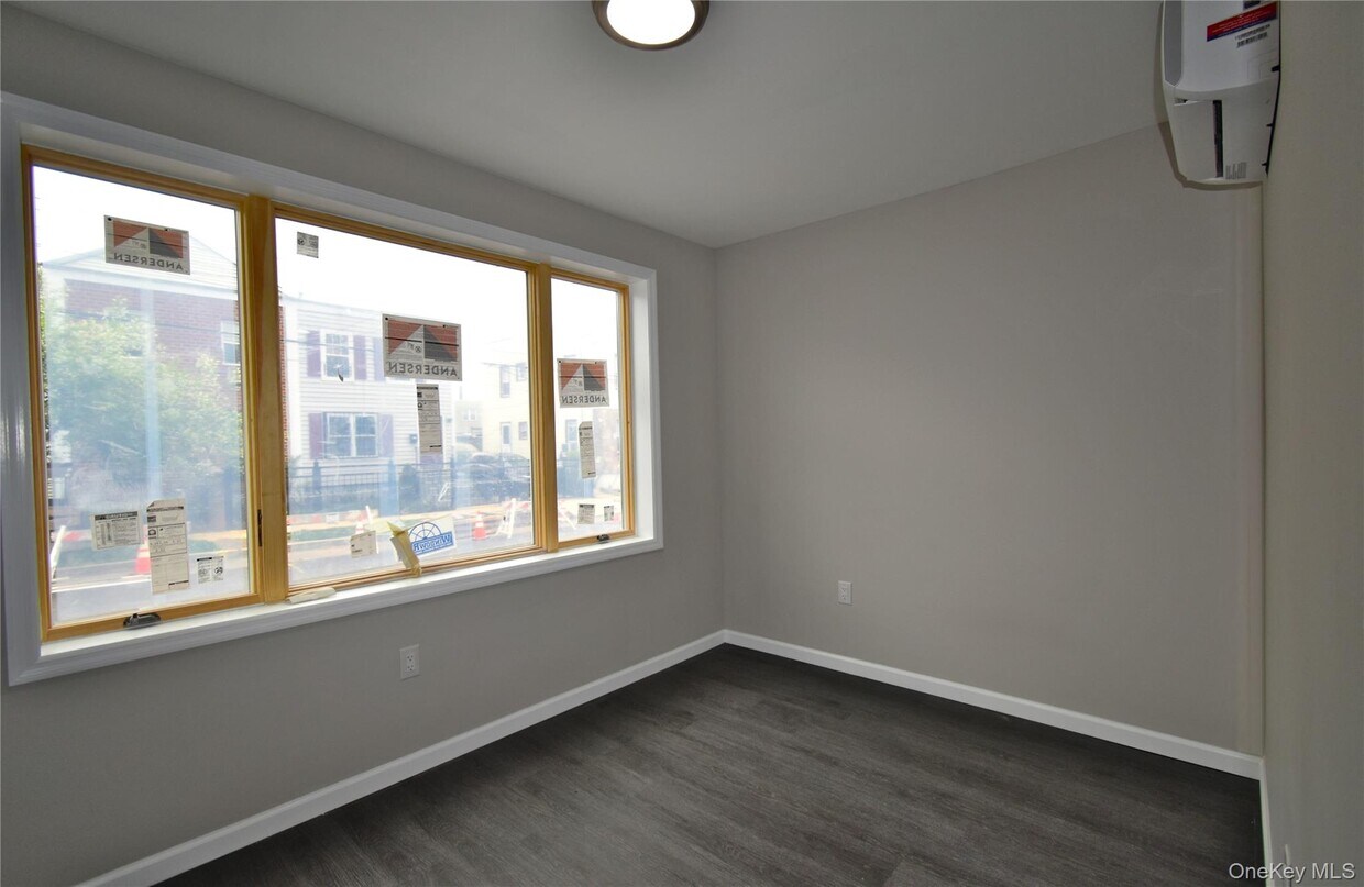 Foto principal - 108-46 153rd St