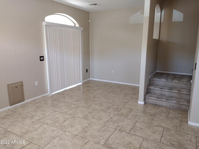 Foto del edificio - 2401 E Rio Salado Pkwy