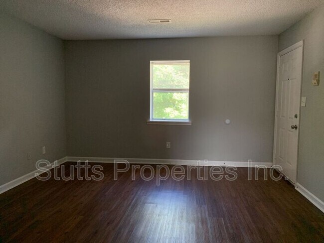 Building Photo - 108 Watts Bar St