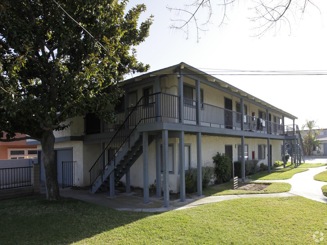 Foto del edificio - 2002-2012 Santa Ana Ave