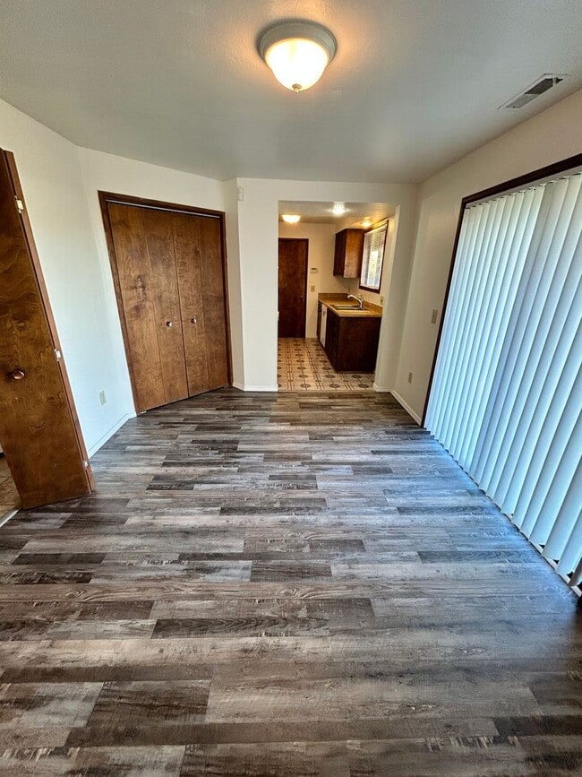 Foto del edificio - 6412-6416-6424 S 6th St.