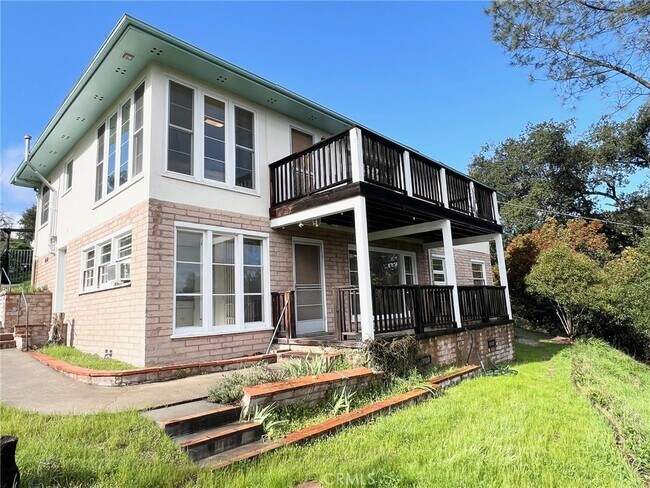 Foto del edificio - 15 Hillcrest Dr