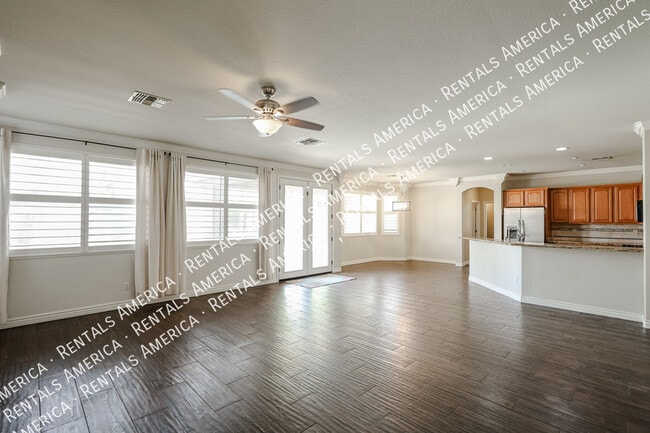 Building Photo - 3920 E Remington Dr