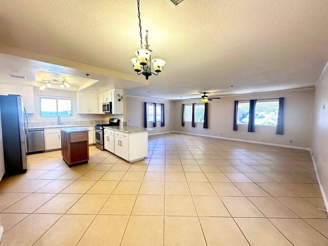 Foto principal - AVAILABLE NOW!! 2 BEDROOM 2 BATHROOM HOME ...