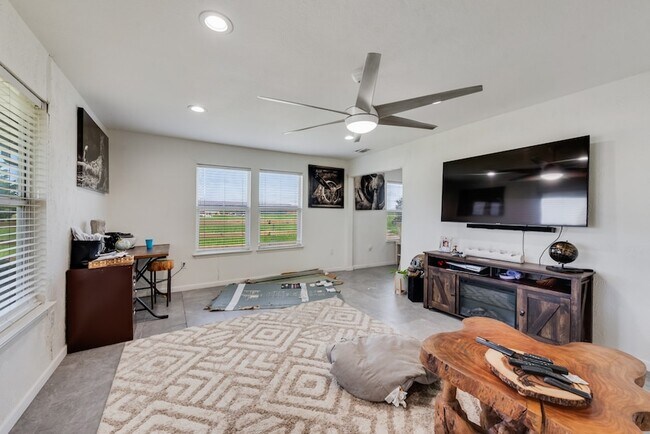 Foto del edificio - 354 N Farm To Market 1138