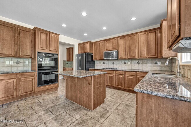 Foto del edificio - 2425 Crooked Canyon Ct