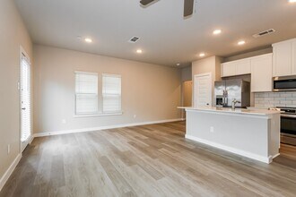 Building Photo - 18342 W Centro Cir