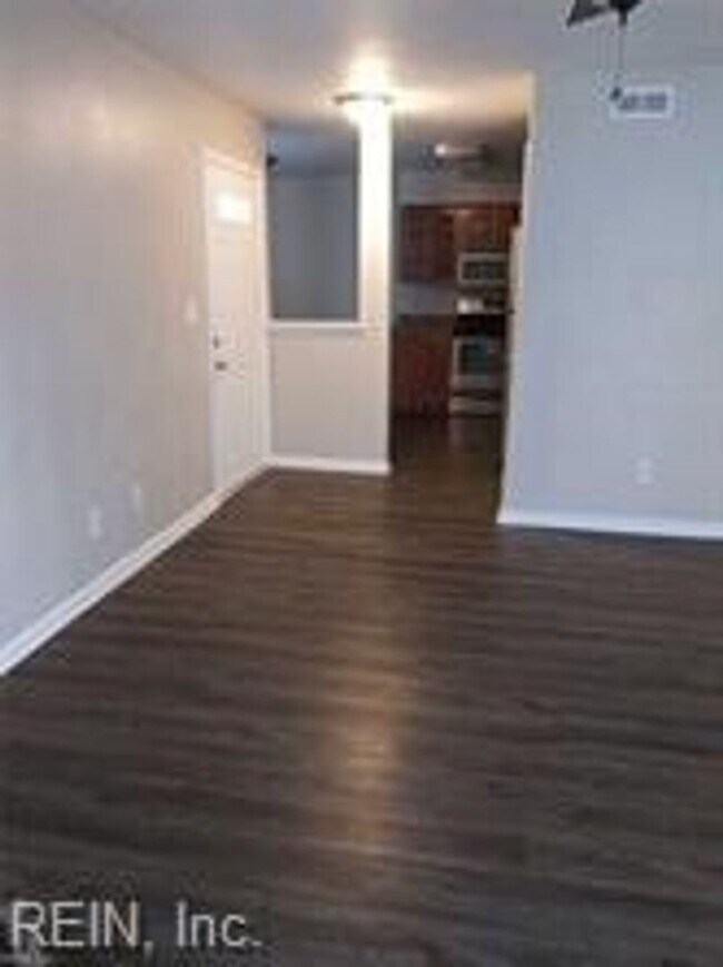 Building Photo - Timberlake