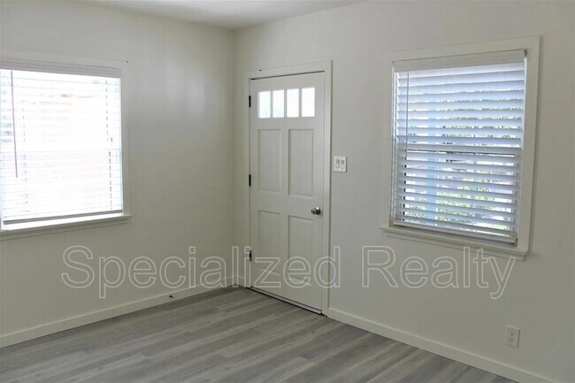 Foto del edificio - 518 W California Ave