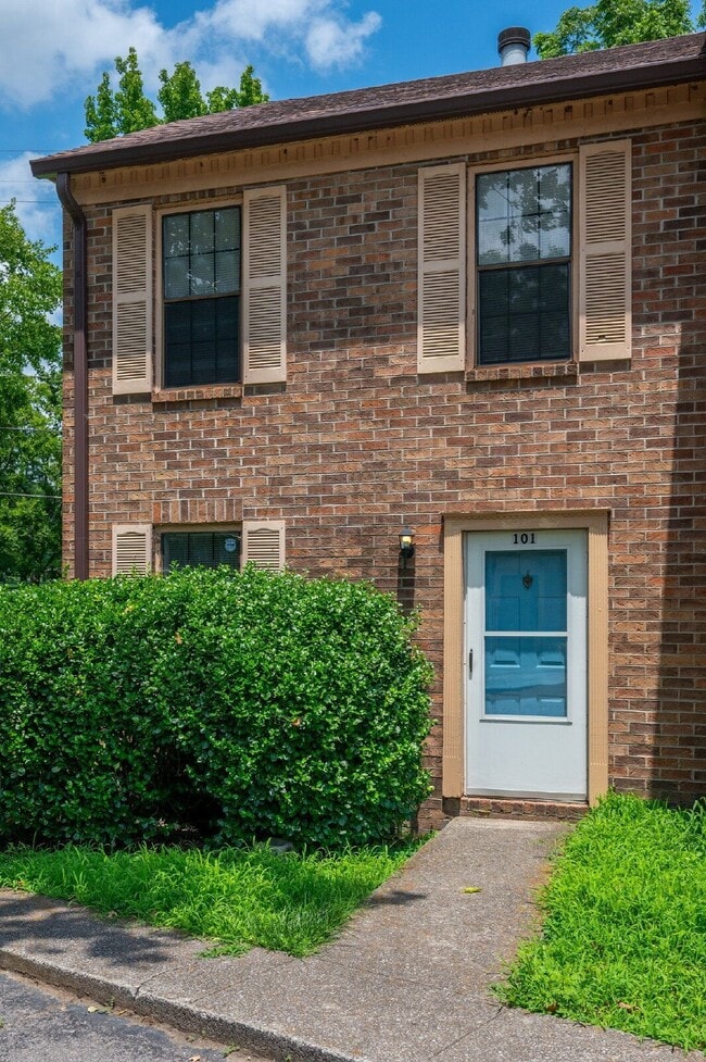 Building Photo - 101 Coventry Woods Dr