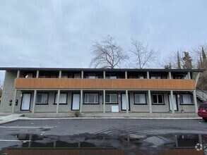 Building Photo - 837 N Pilgrim St