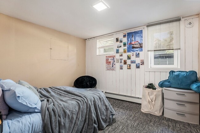 Photo - 769 University Ave Apartment