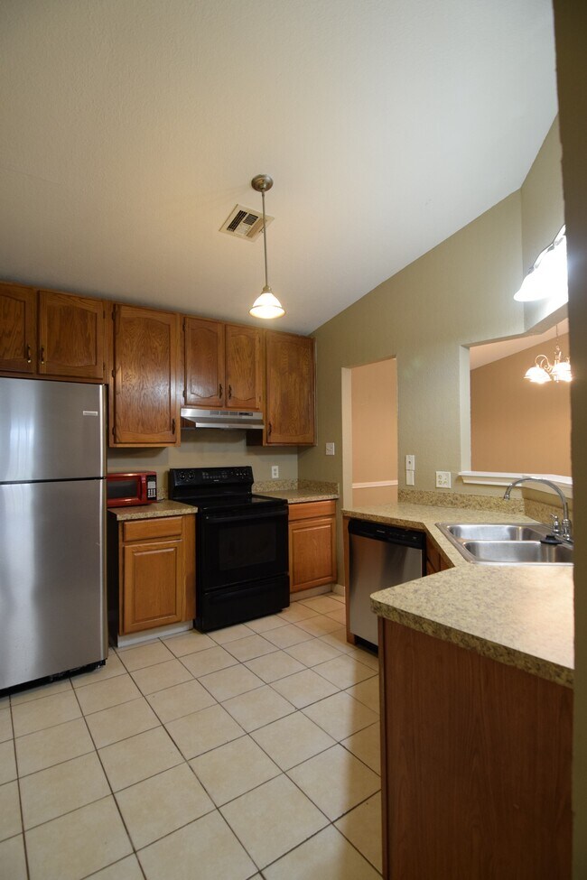 Foto del edificio - 2722 San Jacinto Rd