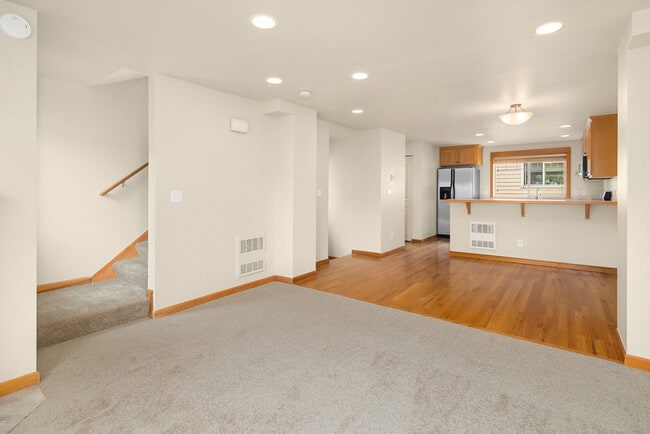 Building Photo - 908 N 95th St