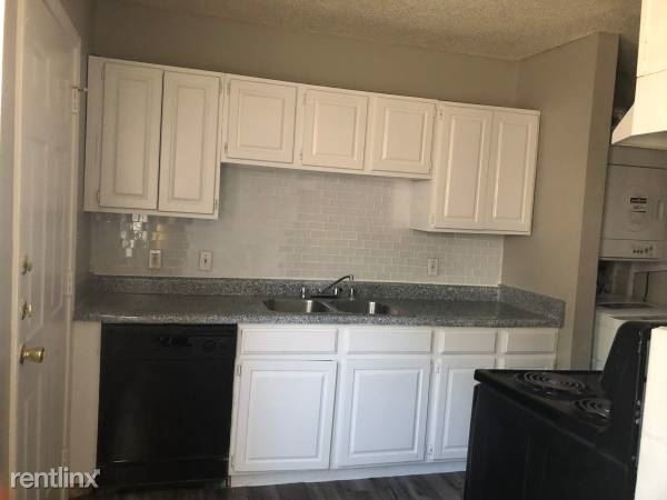 Building Photo - 2311 Nicholson Dr