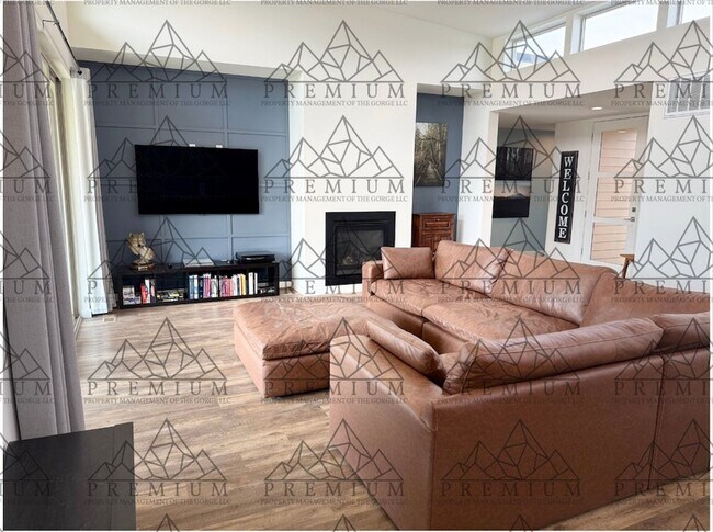 Building Photo - 3 BED 2 BATH FULLY FURNISHED HOME!!!