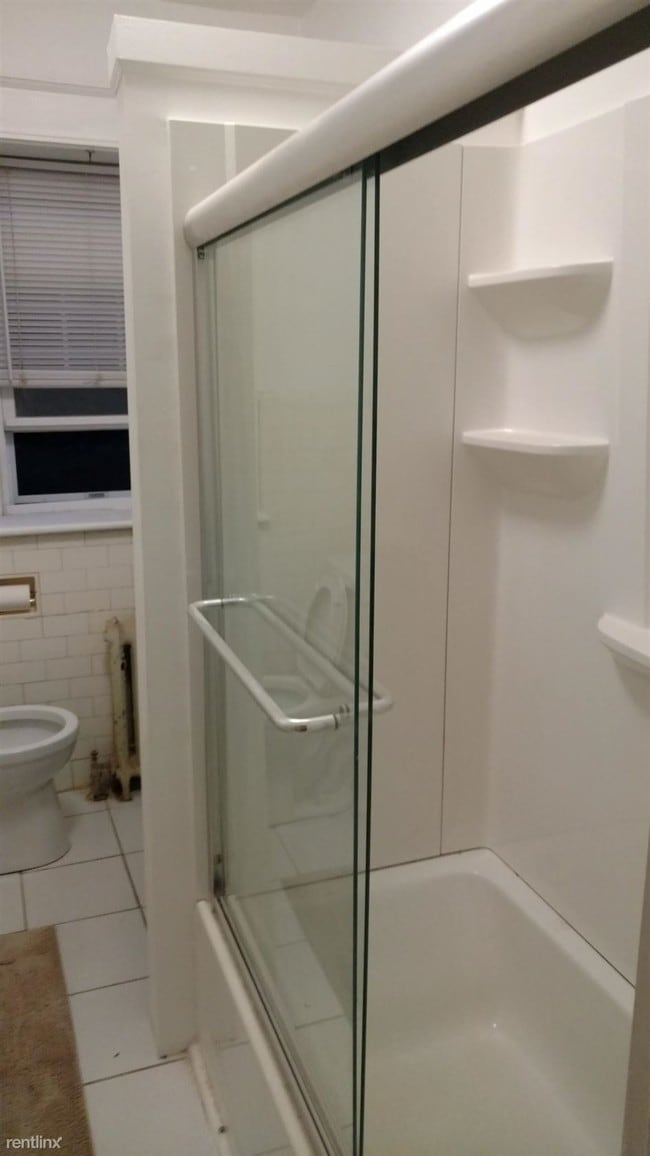 Building Photo - 1 br, 1 bath Apartment - 6118 Greene St