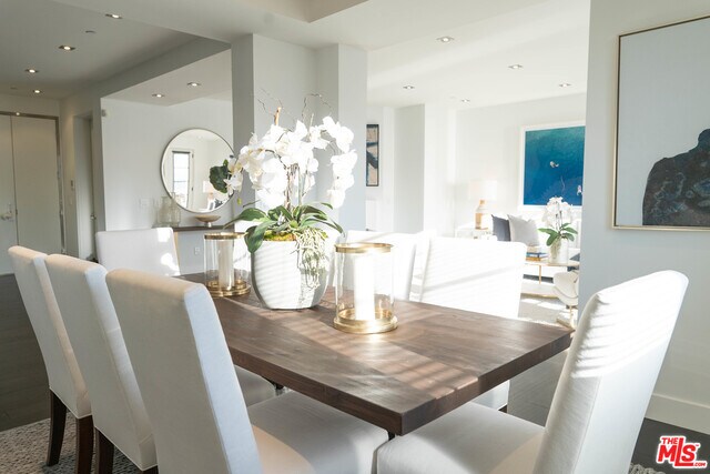 Foto del edificio - 443 N Palm Dr