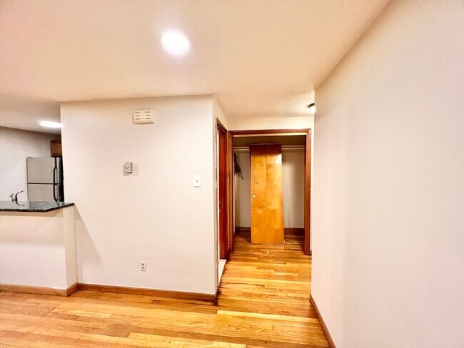 Foto del edificio - 880 Broadway